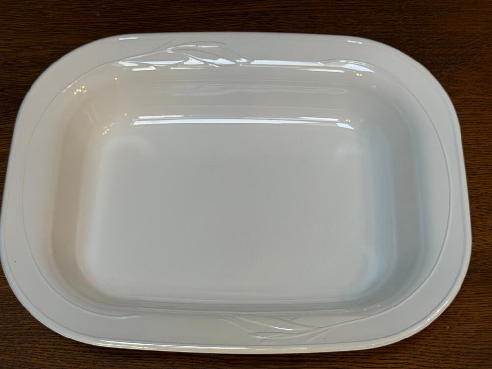 Vintage CorningWare Casual Elegance White Flora 2QT Rectangular Baker L-15